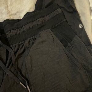 Lulu dance crop joggers